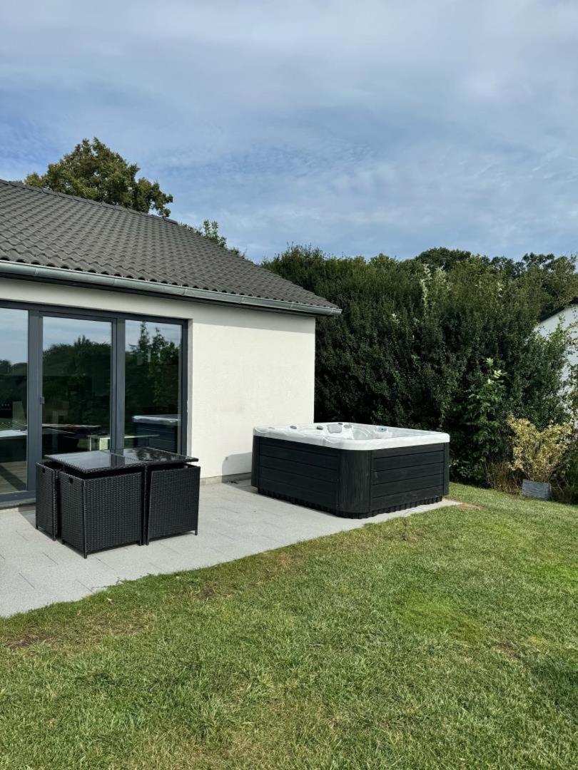Neu! Modernes Ferienhaus Schwanbeck Mit Whirlpool-Option Dassow 외부 사진